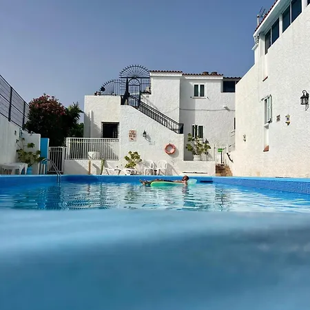 Apartamento En Primera Línea De Playa, Céntrico, Tranquilo